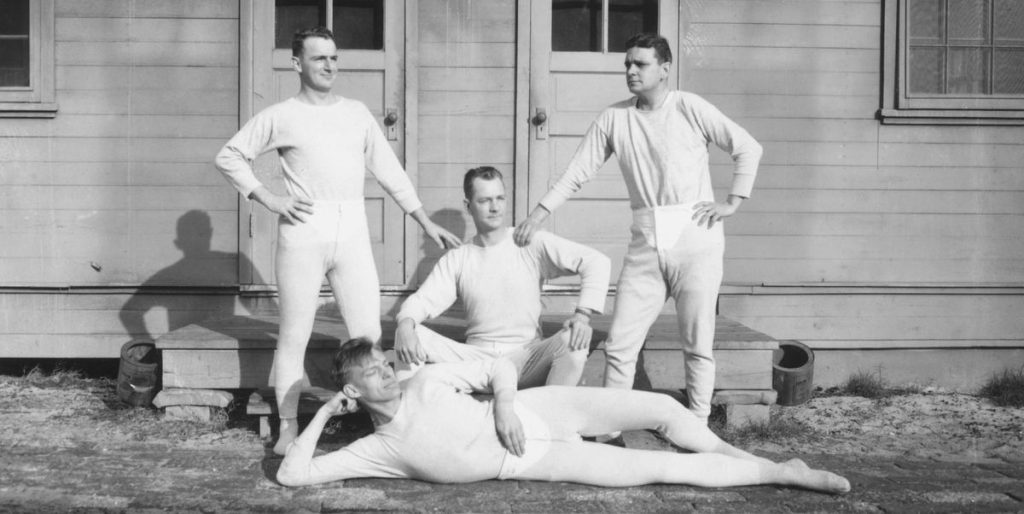 De los long johns a los boxers ajustados. Así ha evolucionado la ropa  interior de hombres (P2) - BADHOMBRE Magazine