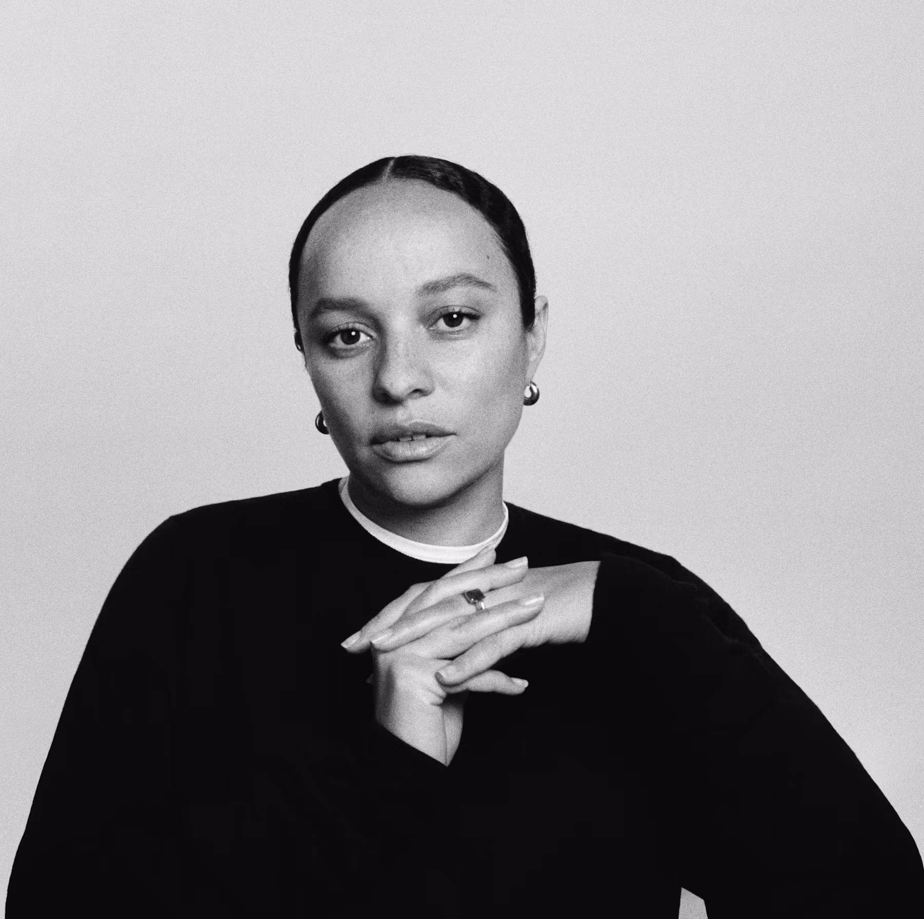 Grace Wales Bonner es nombrada directora creativa de moda masculina en Hermès
